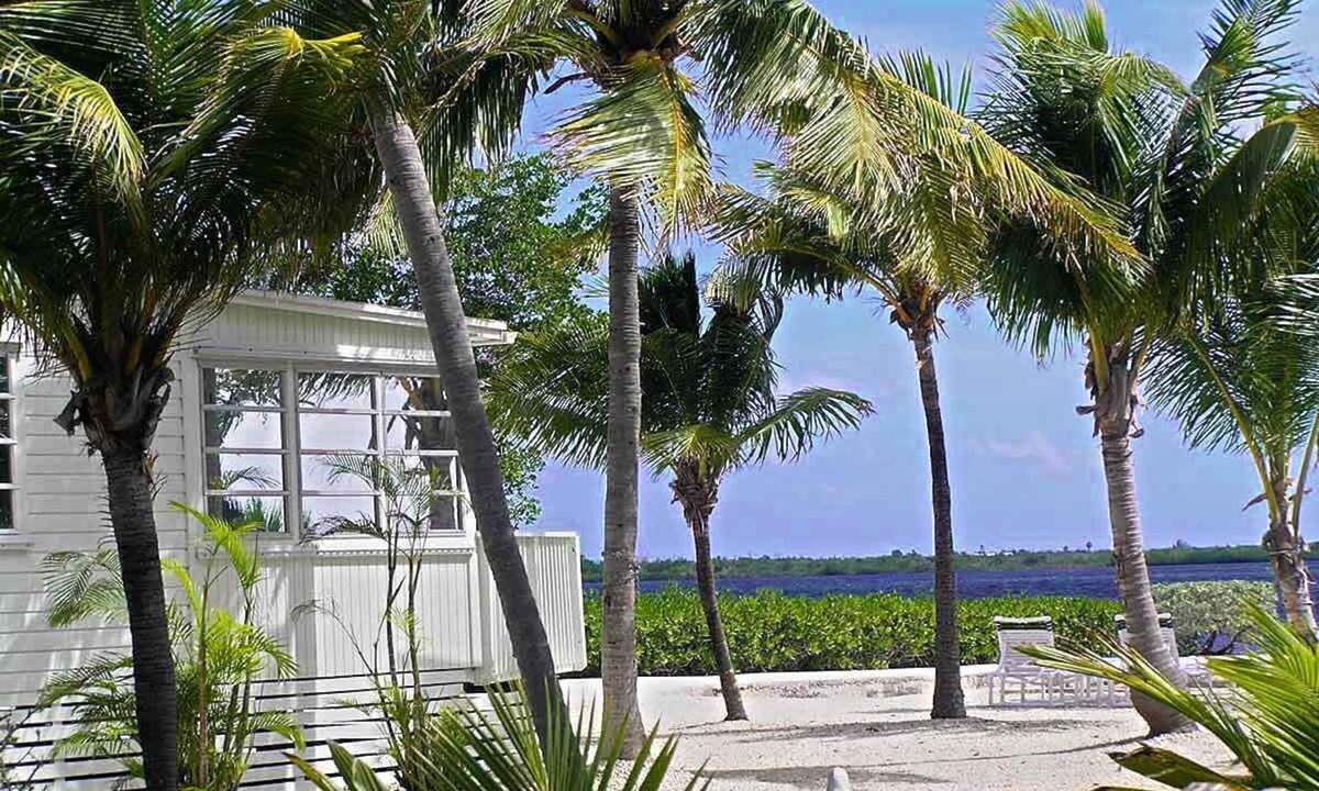 Little Torch Key Hotel | Parmer's Resort