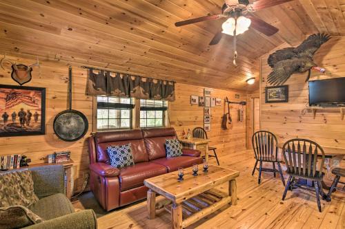 St George House | Parsons ‘Semper Fi’ Cabin w/Fire Pit!