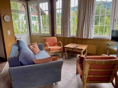 Saanen Apartment | Parterre-Wohnung im Zentrum