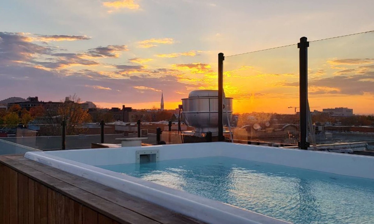 Mile End Condo | Party Room with Speakeasy Bar in Mile-End (Phase 2 - 101)