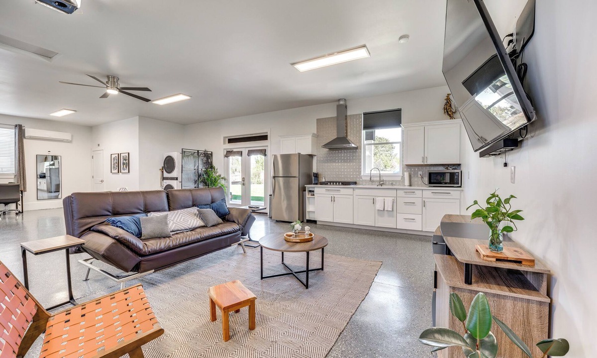 West Pasco Apartment | Pasco Studio Vacation Rental w/Private Patio!