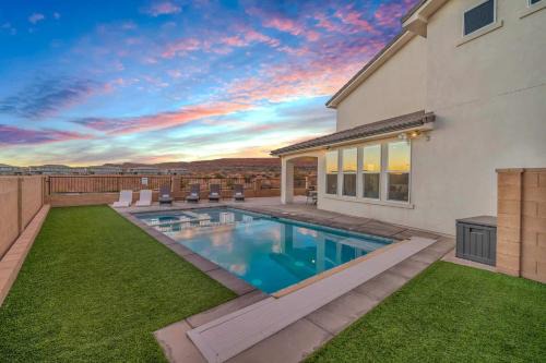 Washington House | Paseos Poolhouse home
