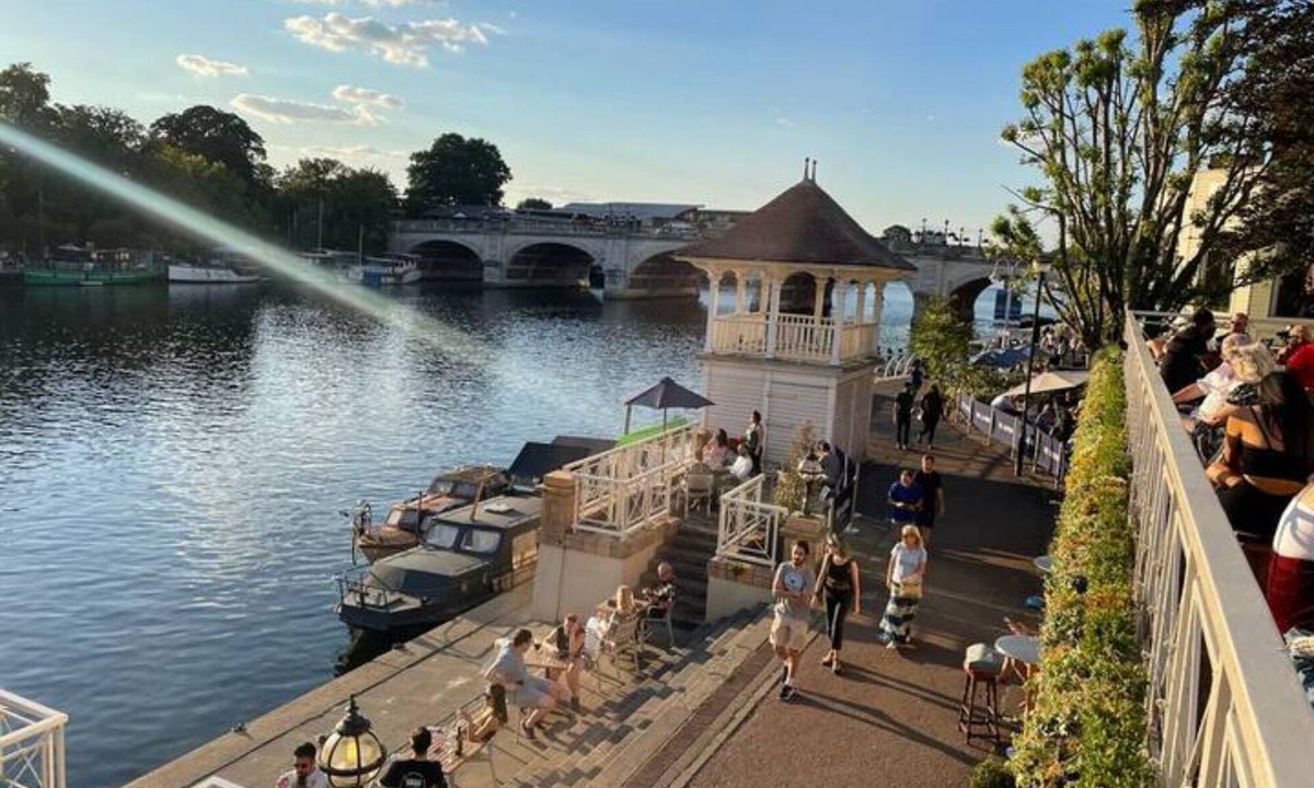 Hampton Wick Apartment | Pass the Keys | Bright spacious flat with free parking