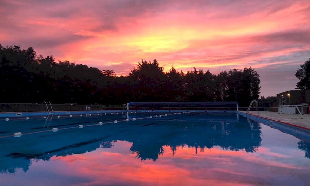 High Wycombe Apartment | Pass the Keys | Central and Modern 2 Bed Flat 6ppl