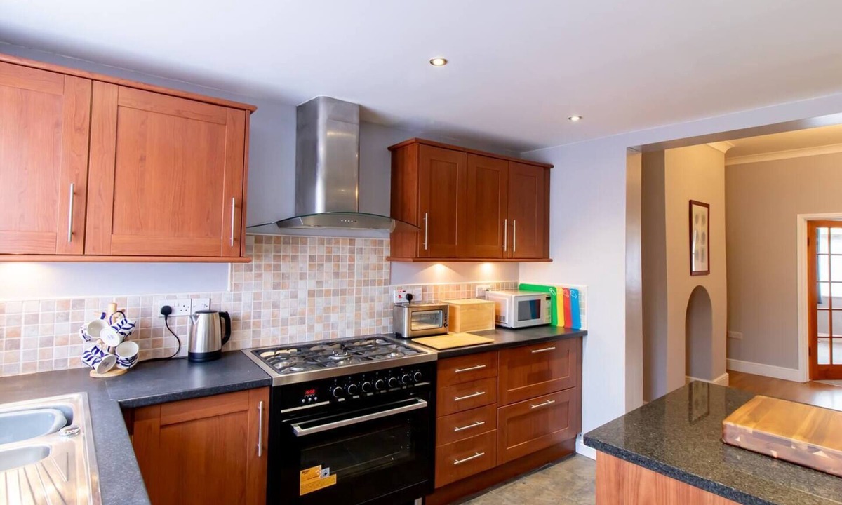 Ferryhill House | Pass the Keys | Church View