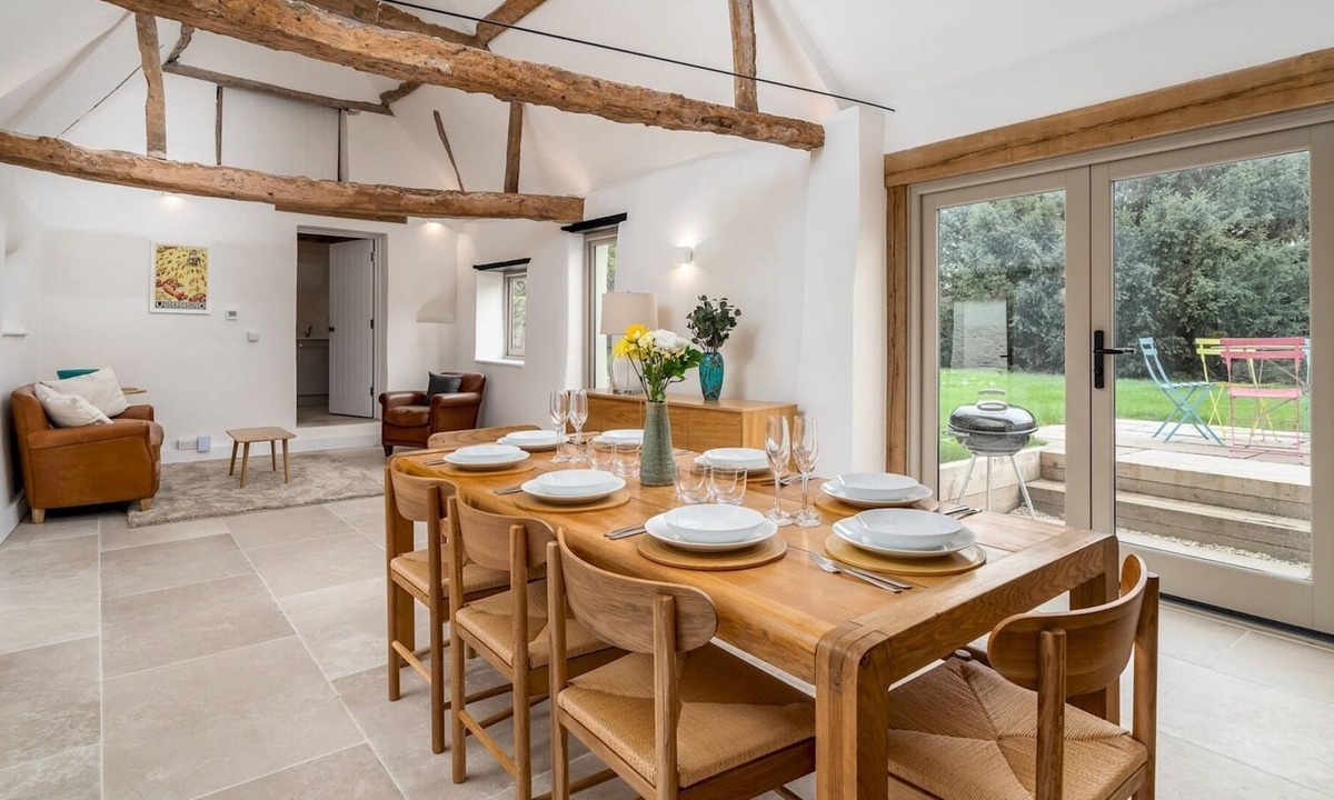 Hartwell House | Pass the Keys | Grade II Historic Converted Pub