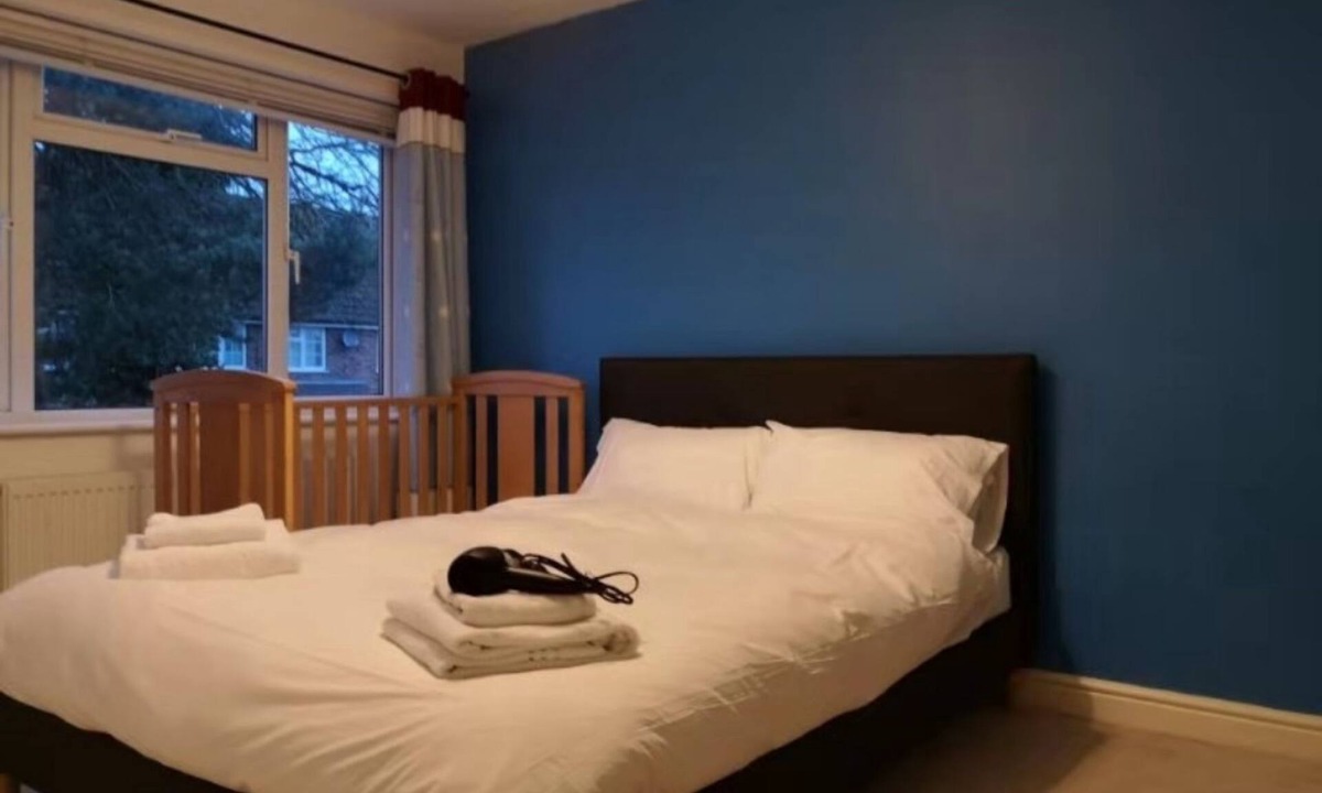 Caversham House | Pass the Keys | Lovely 3 bed house in Caversham