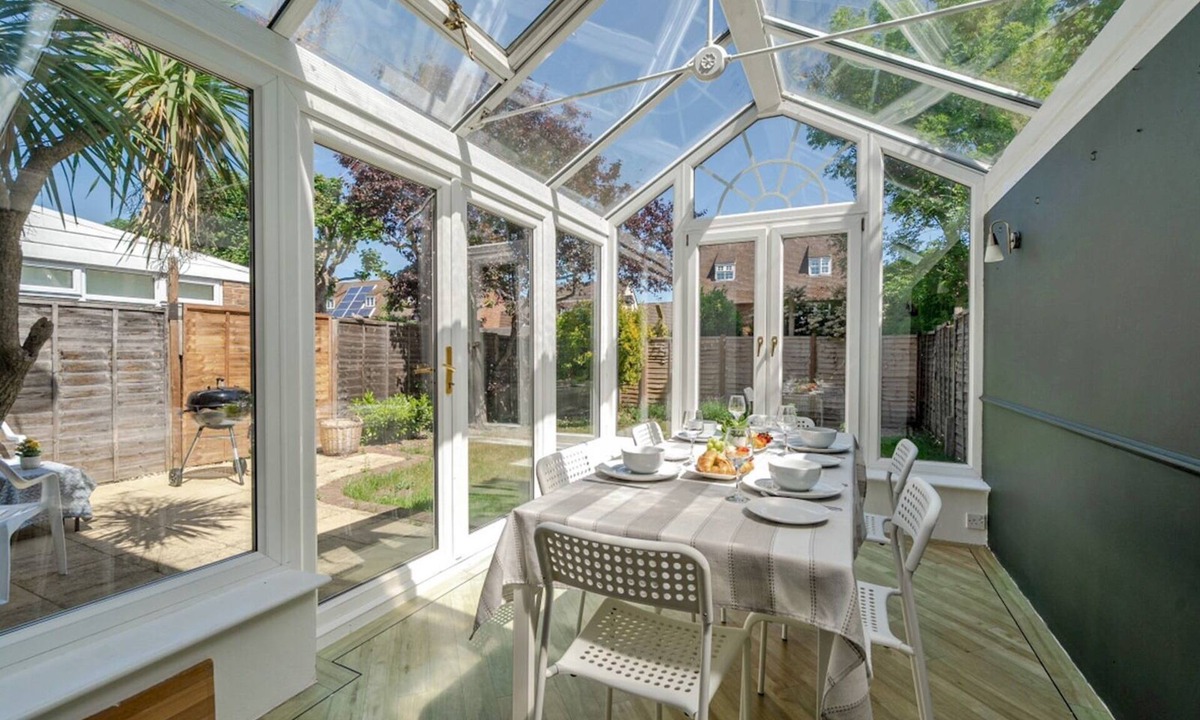 Walton-on-Thames House | Pass the Keys | Spacious 3BR Home w/Free Parking