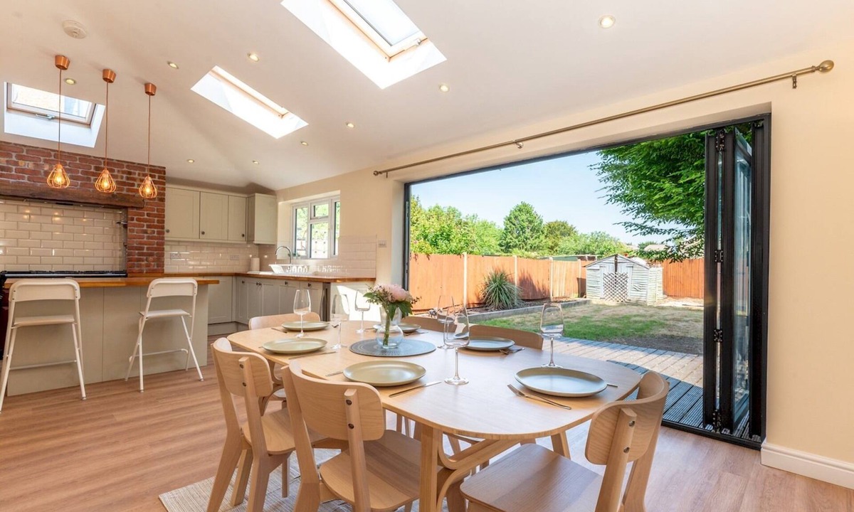 Chessington North and Hook House | Pass the Keys | Stunning, Spacious Chessington Gem with Parking