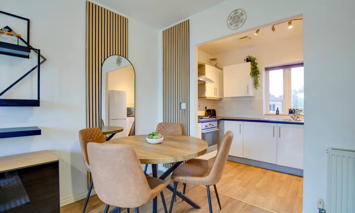 Cambridge Apartment | Pass the Keys | Stylish and Modern Flat with Free Parking