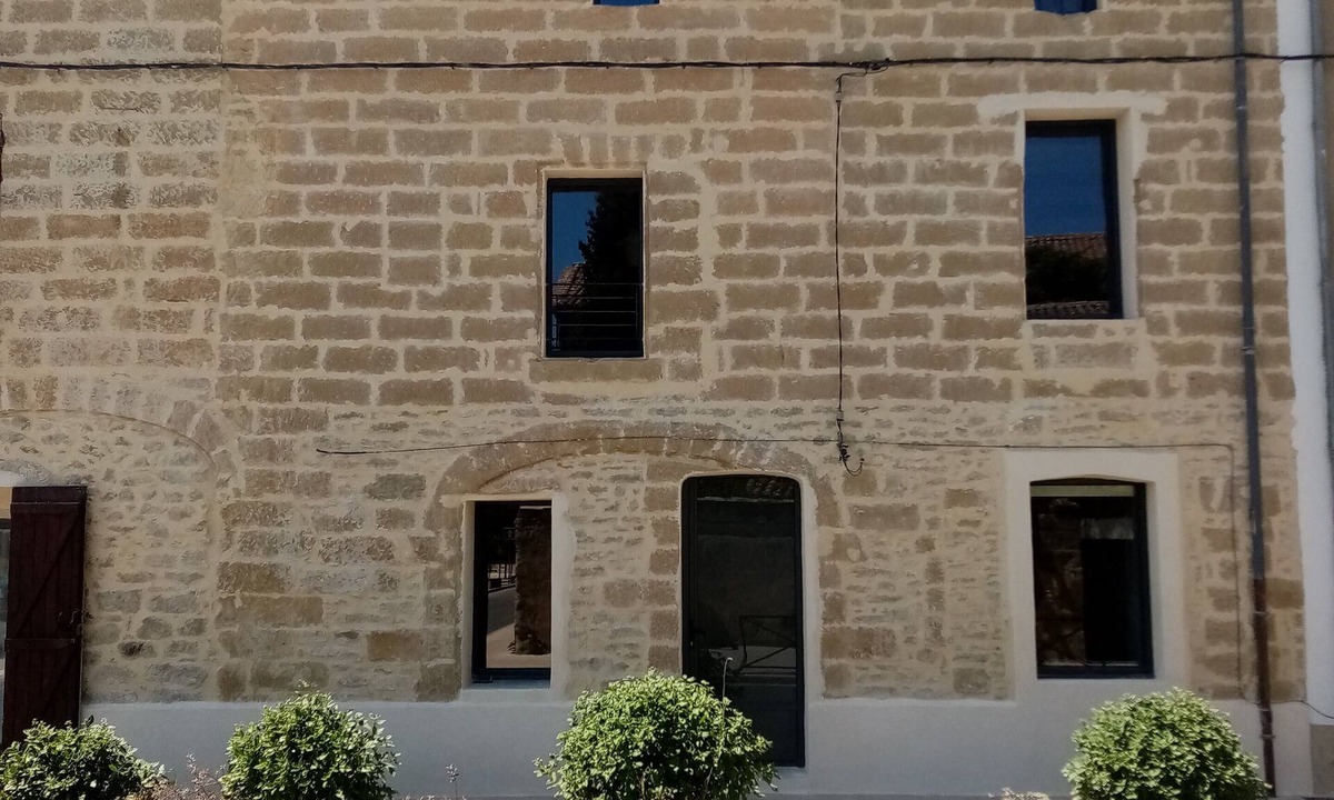 Montaren-et-Saint-Mediers House | Passage 3