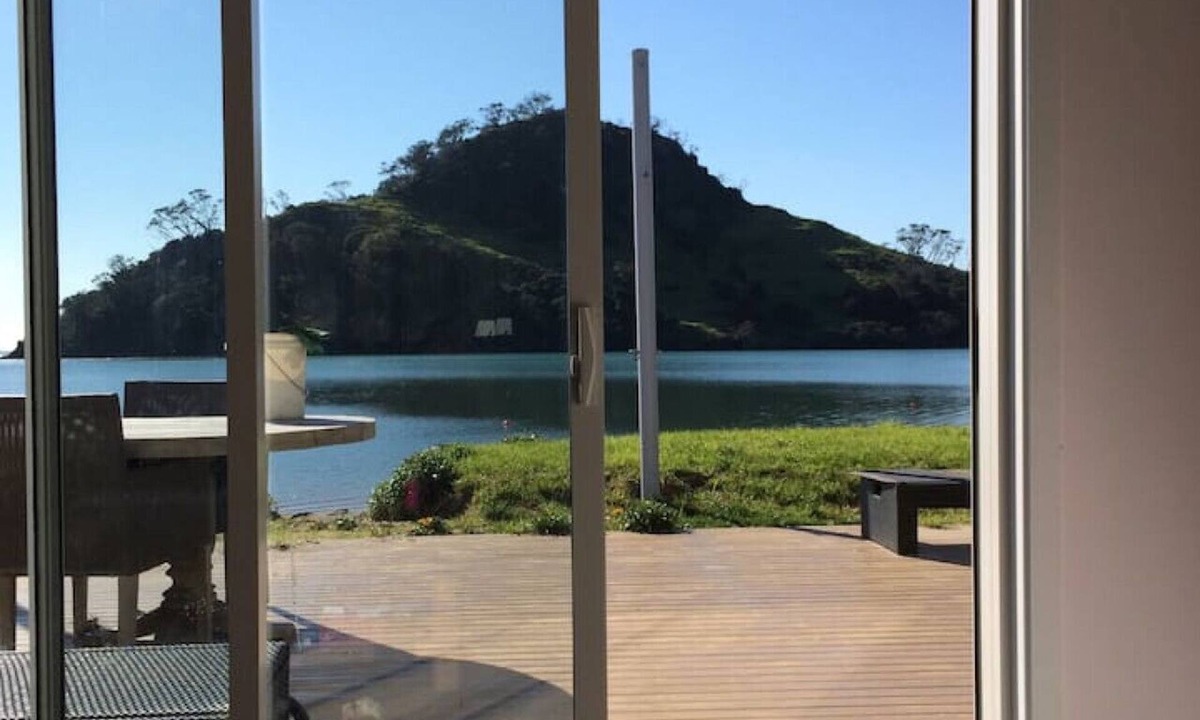 Pataua House | Pataua - The Yellow Waterfront Bach