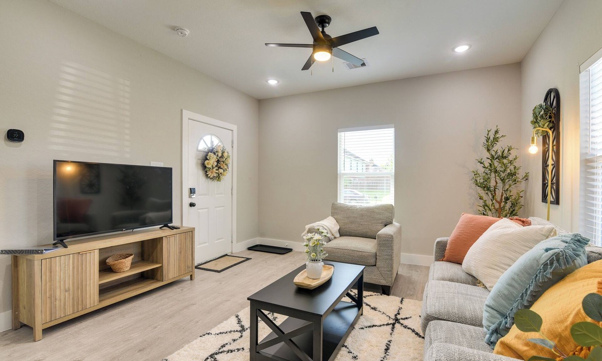 Northeast Houston House | Patio & Fenced Yard: Home Close to Dtwn Houston!