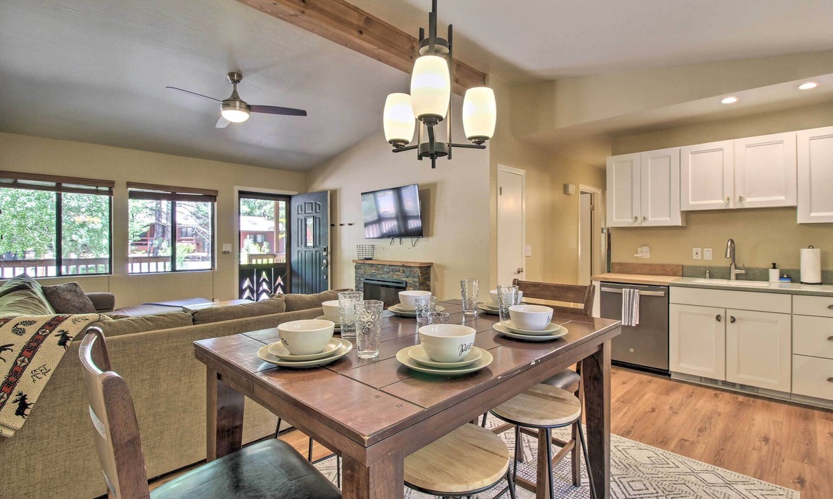 Pinetop Cottage | Patio, Fenced Yard: Pet-friendly Pinetop Cabin!
