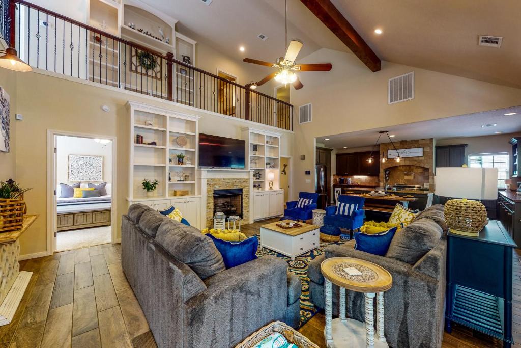 Cape Royale House | Patio Oasis w/Hot Tub! Lake Livingston Estate