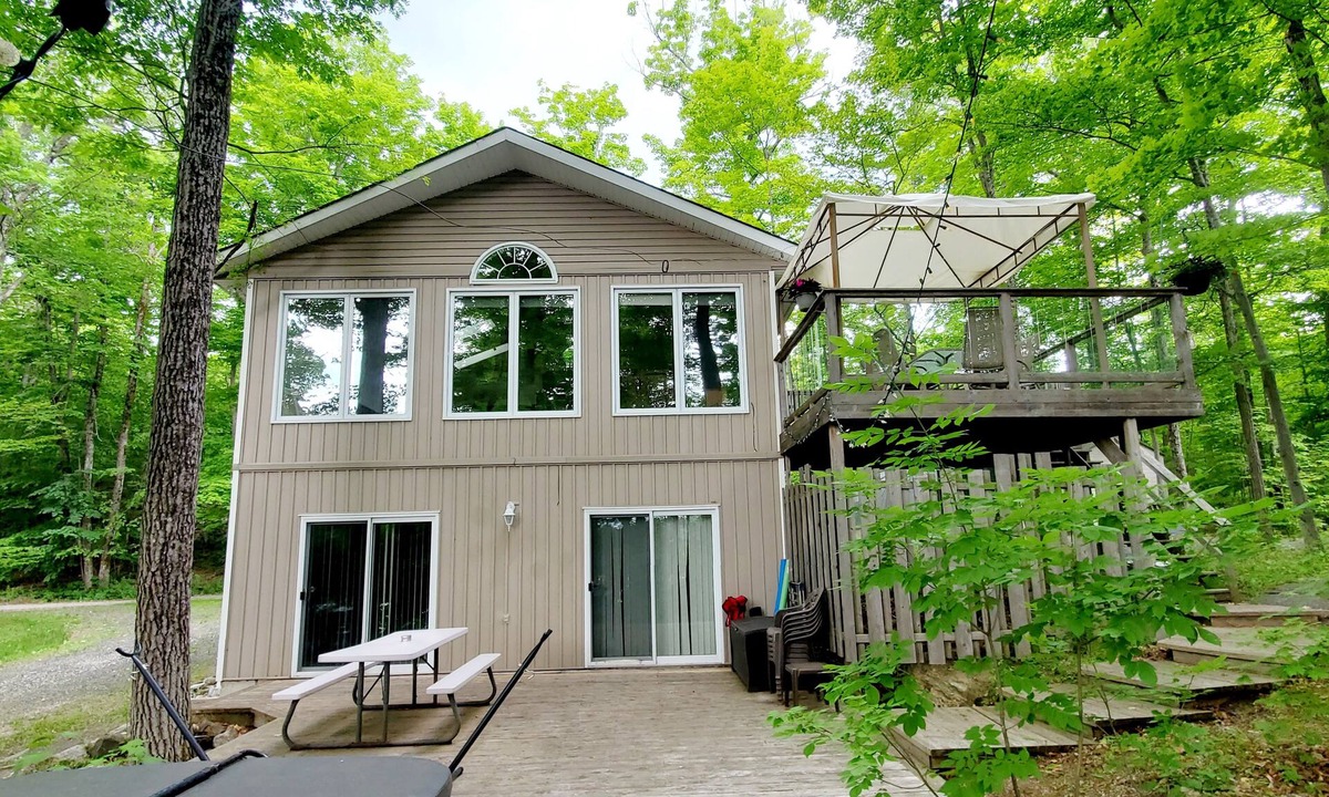 Lanark Highlands Cottage | Patterson Lake Retreat - Two Waterfront Cottages!