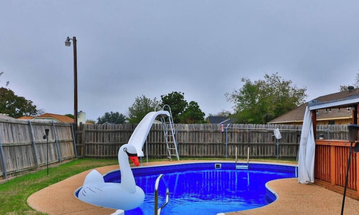 Abilene House | Patti's Place (POOL | Sleeps 9)!