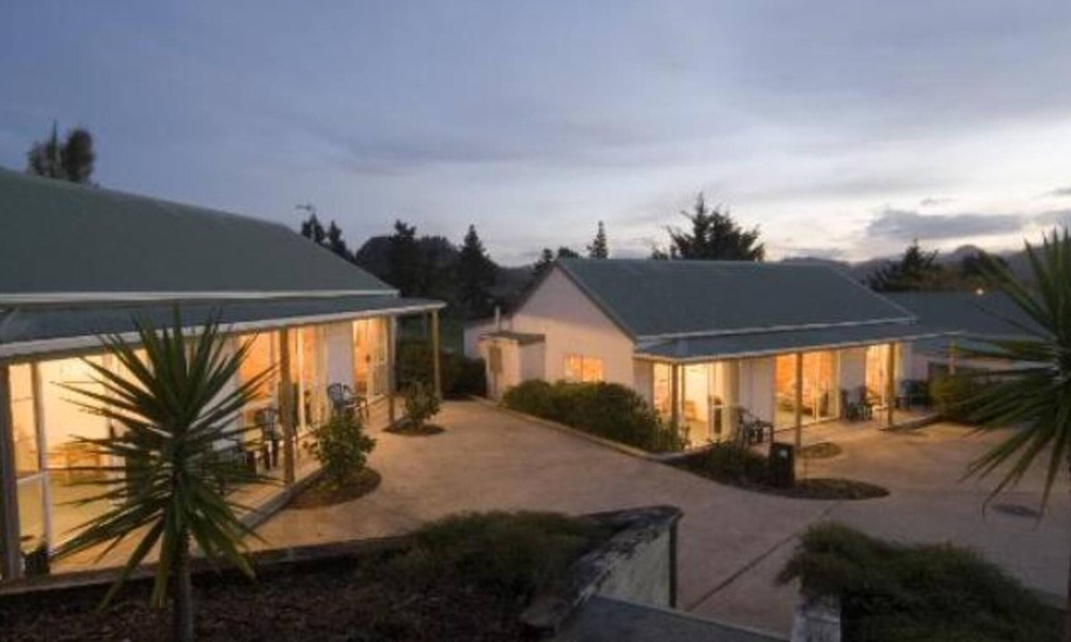 Pauanui Hotel | Pauanui Pines Motor Lodge