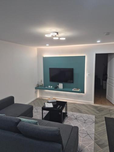 Montfavet House | PaulAngela