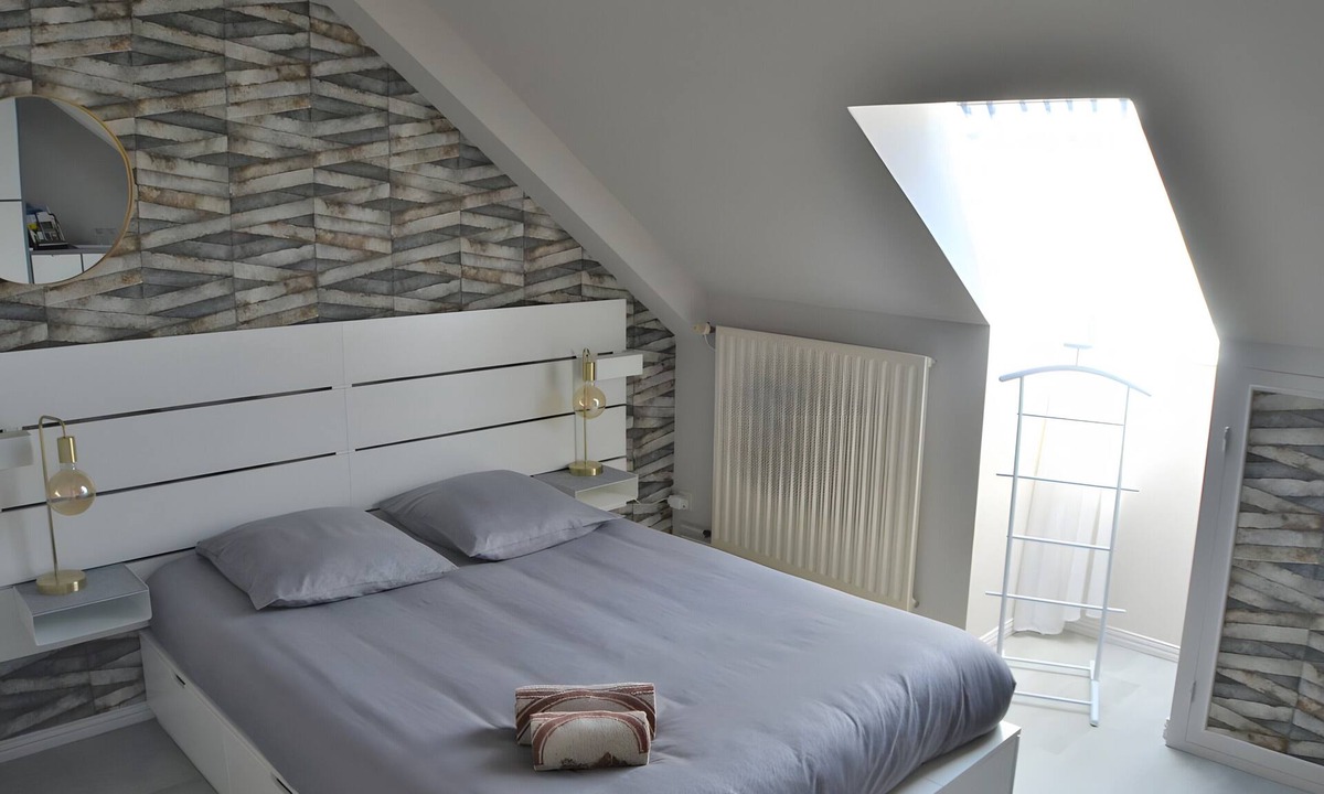Sable-sur-Sarthe Bed & Breakfast | “Pause Tranquille - Room 1” with Shared Terrace, Shared Garden and Wi-Fi