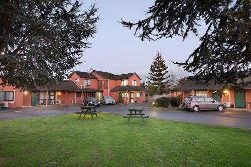 Palmerston North Hotel | Pavilion Motel & Conference Centre