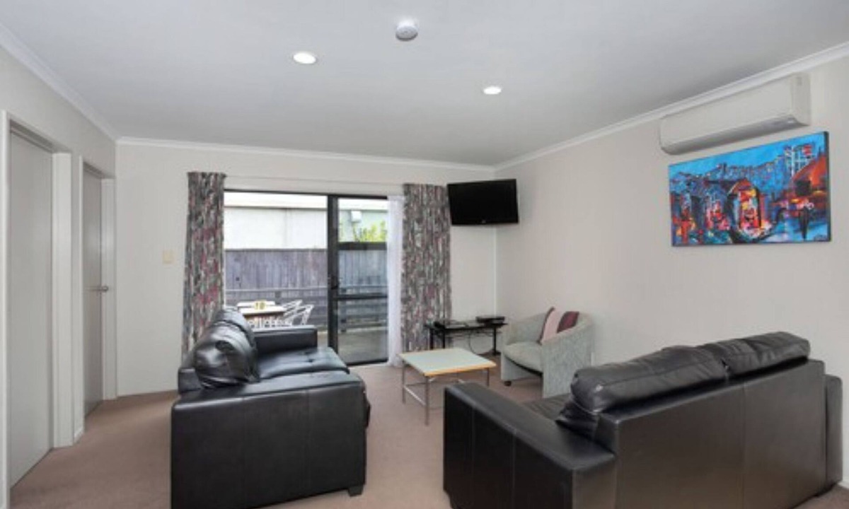 Palmerston North Hotel | Pavilion Motel & Conference Centre
