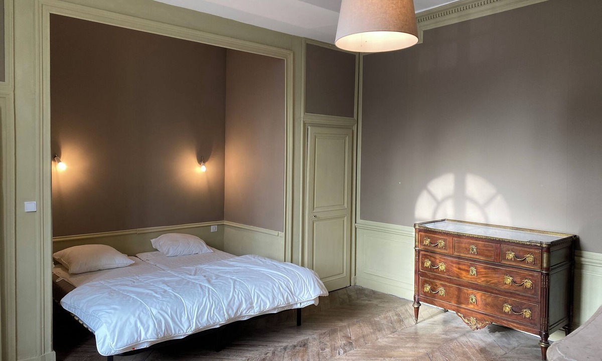 La Ferte-Saint-Aubin Bed & Breakfast | Pavillon de l'Orangerie room