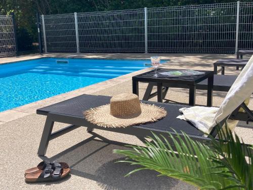 Chateauneuf-du-Rhone Apartment | Pavillon de l’Étang