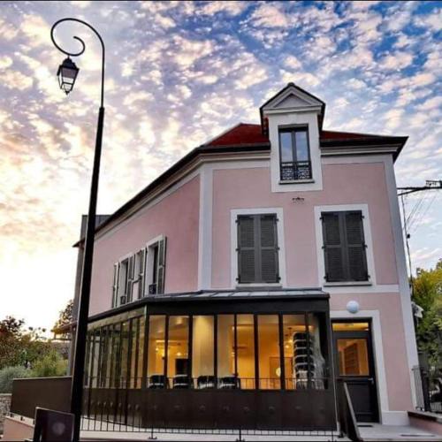 Nemours Hotel | Pavillon Hugo - Maison Etape