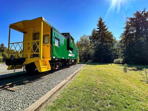 Port Angeles Apartment | Paw Railway Getaway