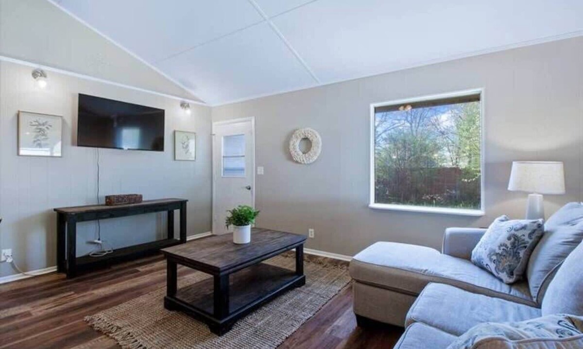 Chattanooga Apartment | Pawnee 2 - Newly Renovated Duplex