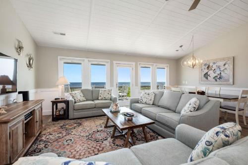 Caswell Beach House | Payneless by Oak Island Accommodations