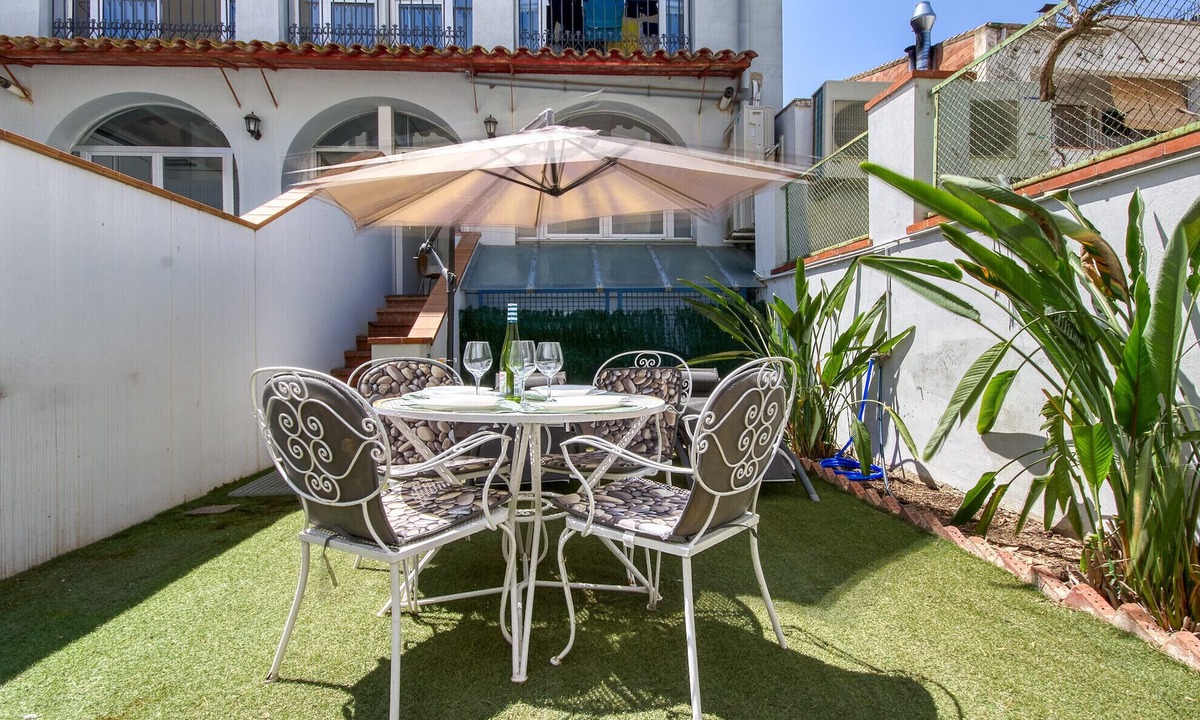 Roses Town Center Apartment | PC.GARBI 1º2º