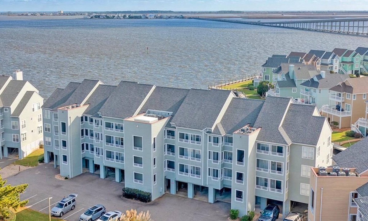 Manteo Condo | PC812 Water-Front Condo with Community Pool &More!