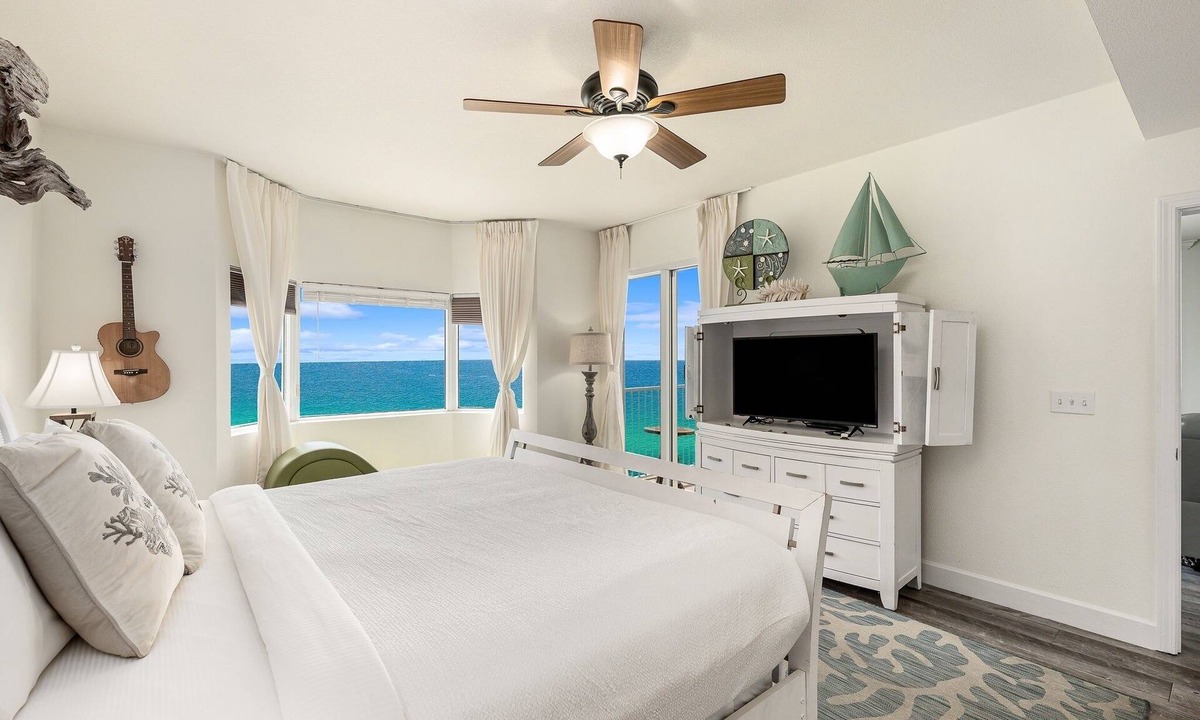El Centro Beach Resort | 𝒫𝒞𝐵 𝒫𝒶𝓇𝒶𝒹𝒾𝓈𝑒 4 BR, 3BA
