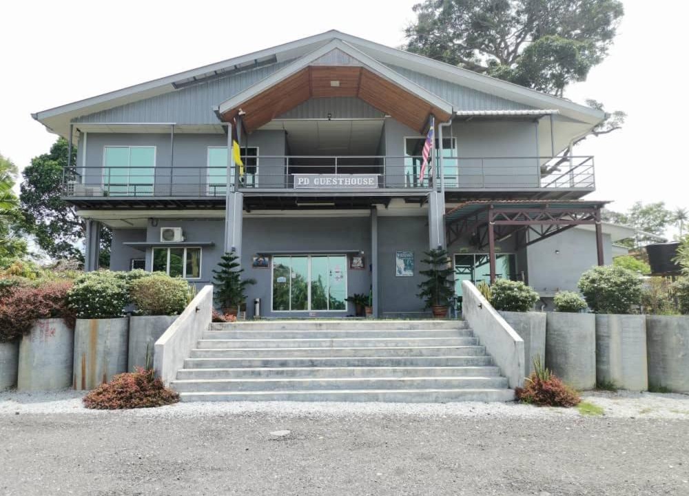 Si Rusa House | PD GUESTHOUSE