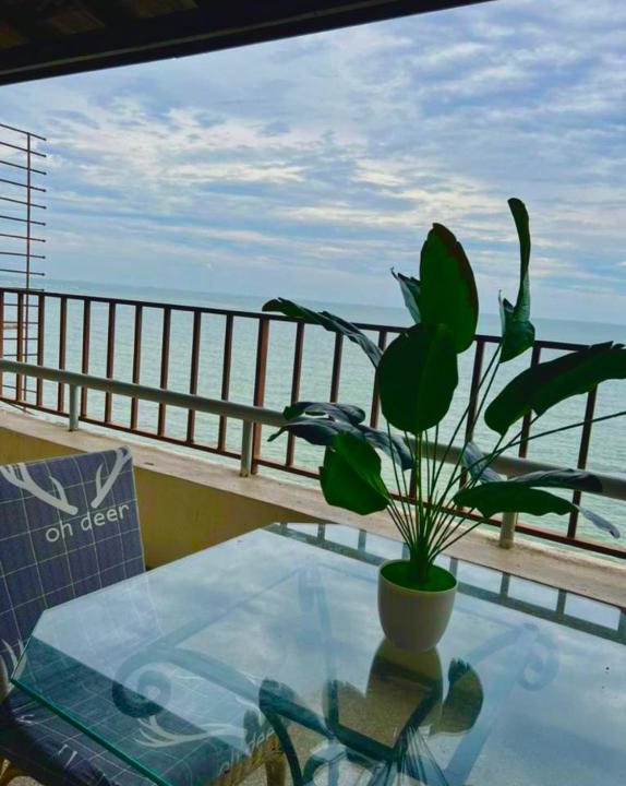 Taman Haji Zainal Apartment | PD SEAVIEW Staycation