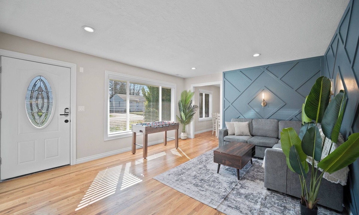 Parkrose Heights House | PDX Stay w/BBQ, Firepit & Pool Table