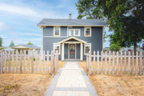 Port Angeles House | Peabody House - 1920s Cottage