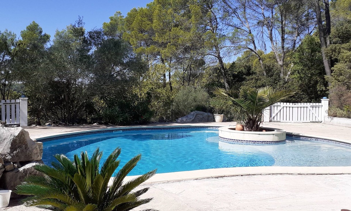 Entrecasteaux House | Peace and relaxation in green Provence