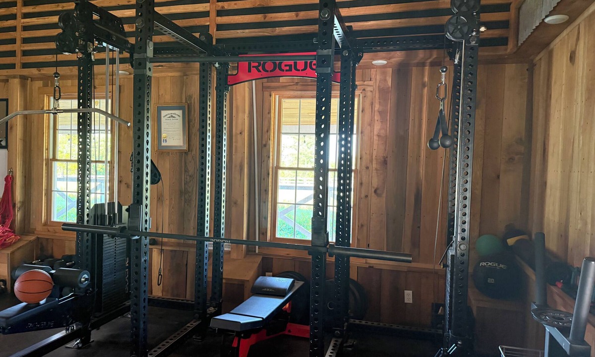 Deputy Cabin | Peace Cabin- 20 min hike to Wilson Cave!