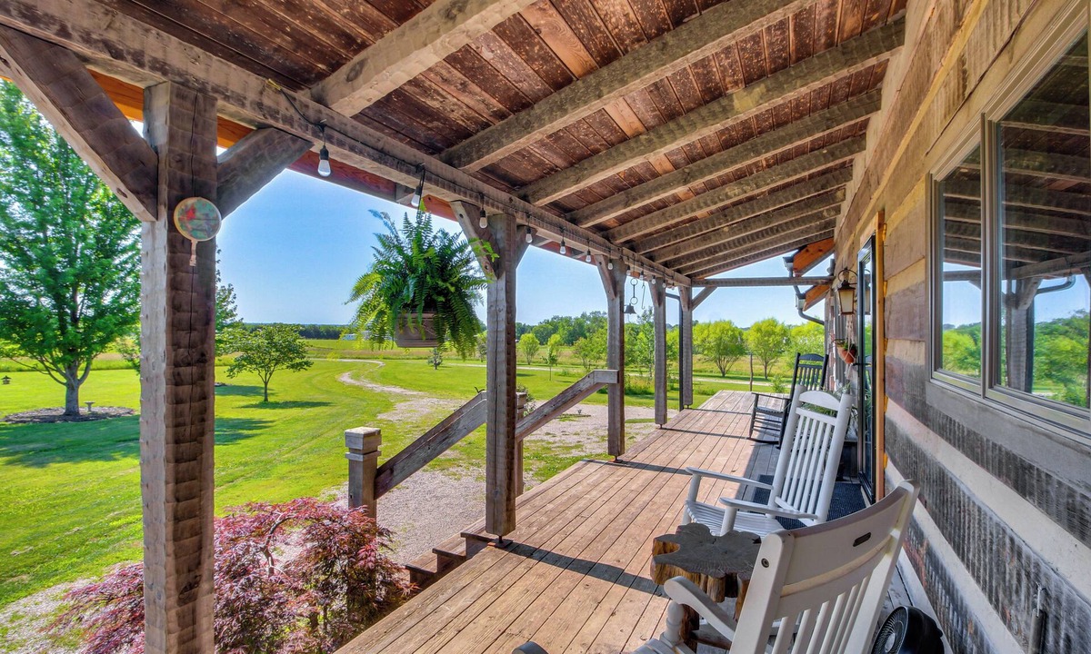 Centerville Apartment | Peace & Quiet on Alpaca Farm! Paola Studio