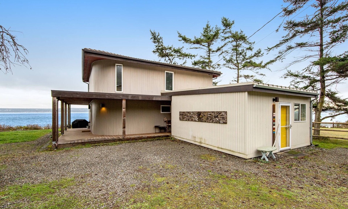 Nordland House | Peace & Tranquility, Beach Access, Gorgeous Waterfront Views - Dogs OK