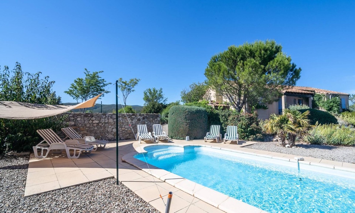 Saint-Jean-de-Minervois Villa | Peaceful Vineyard Escape