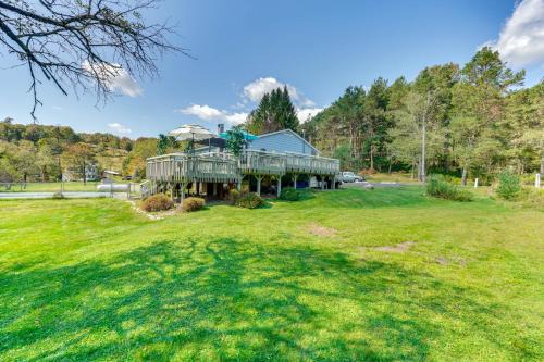 Parksville House | Peaceful 1-Acre Parksville Home: Large Deck & Yard