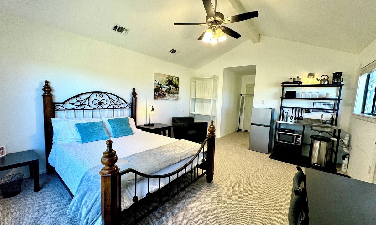 Lockhart Apartment | Peaceful 1-bedroom apartment with AC in charming Lockhart