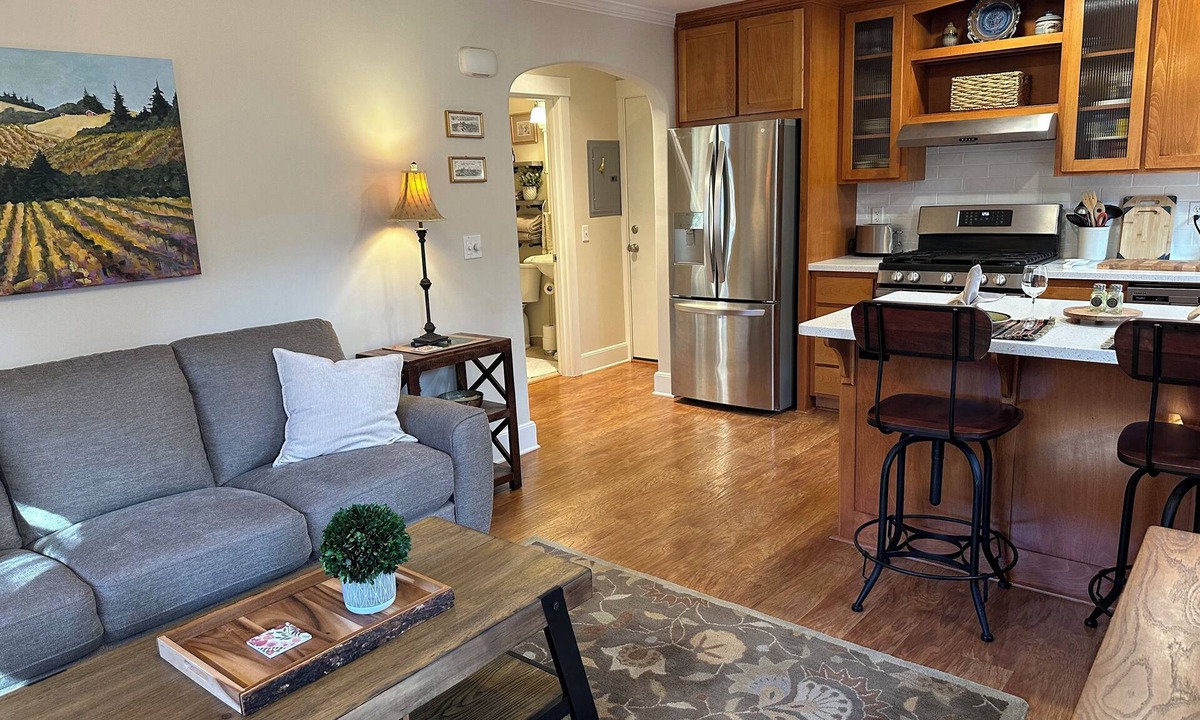 Ashland House | Peaceful 1-bedroom bungalow with AC in charming Ashland
