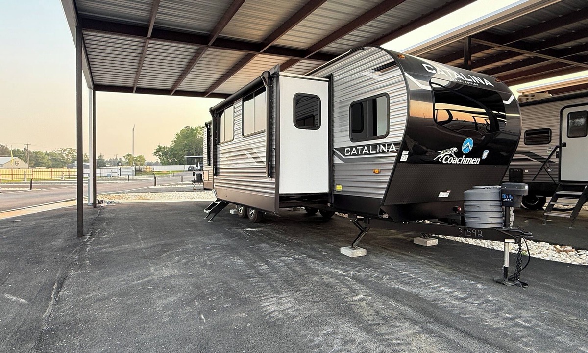 Flint House | Peaceful 1-bedroom recreational vehicle with AC in Flint unit 2