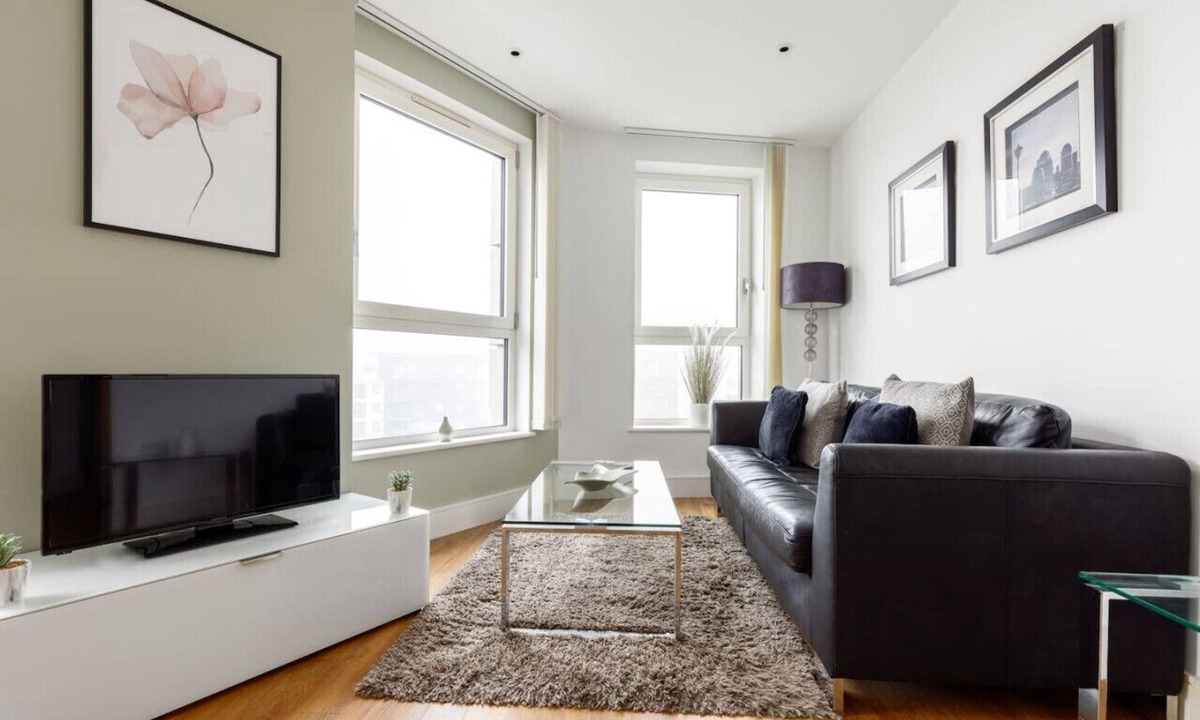 Highbury West Apartment | Peaceful 2 Bed Flat in Islington