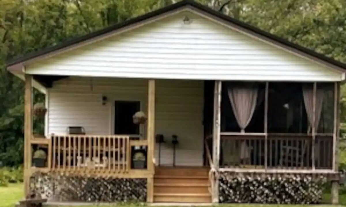 Jordan Cabin | Peaceful 2 Bedroom Cabin- Foery Path